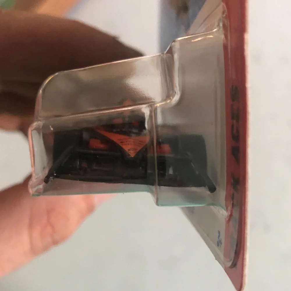 Mattel Hot Wheels NEOM McLaren Formula E Gen3 - Black and Orange